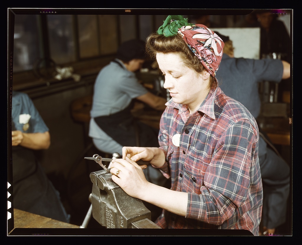 trabajadora en Vilter Co., Milwaukee, EE.UU, 1943. Foto: Howard R. Hollem ©Library Congress-Wikimedia Commons